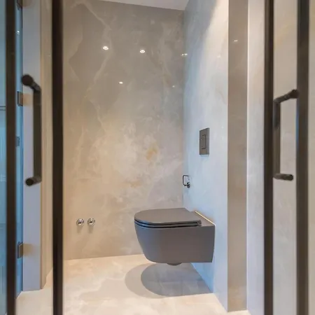 Rhapsody 1 Aurelia 1 Дом отдыха *