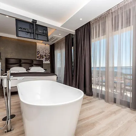 Rhapsody 1 Aurelia 1 Дом отдыха