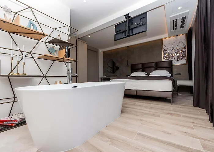 Rhapsody 1 Aurelia 1 Makarska