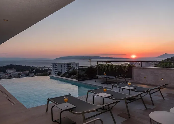 Rhapsody 1 Aurelia 1 * Makarska