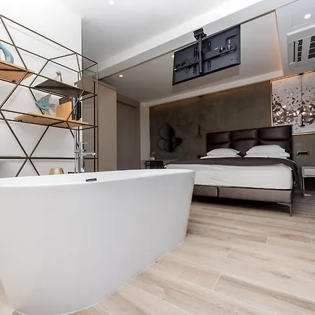 Rhapsody 1 Aurelia 1 Makarska