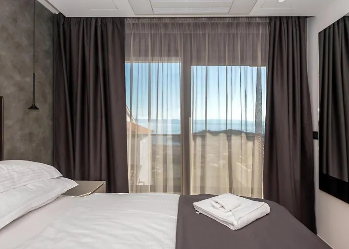 Rhapsody 1 Aurelia 1 Makarska