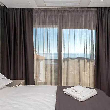 Rhapsody 1 Aurelia 1 Makarska